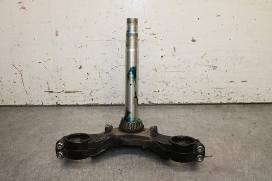 03-04 TRIUMPH DAYTONA 600 FRONT FORKS CLAMP LOWER TRIPLE TREE STEM BB745