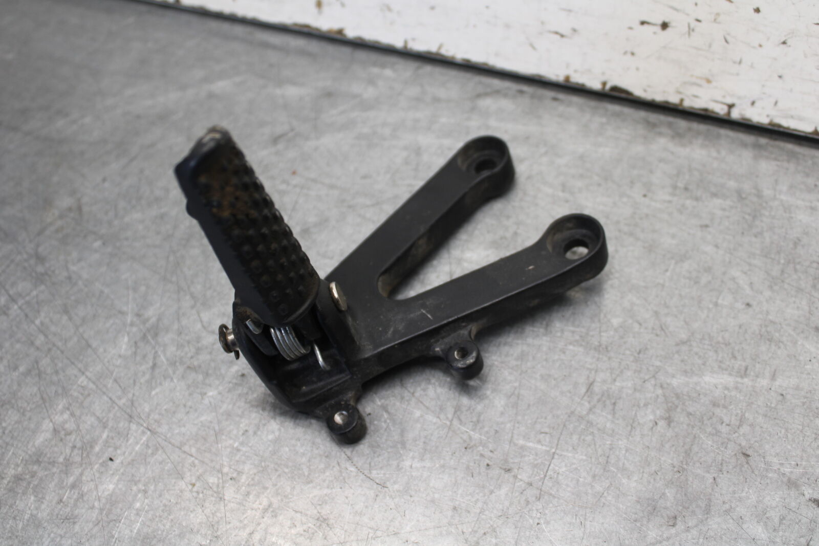 05-06 HONDA CBR600RR LEFT REARSET REAR SET DRIVER FOOT PEG REST STOP BB399
