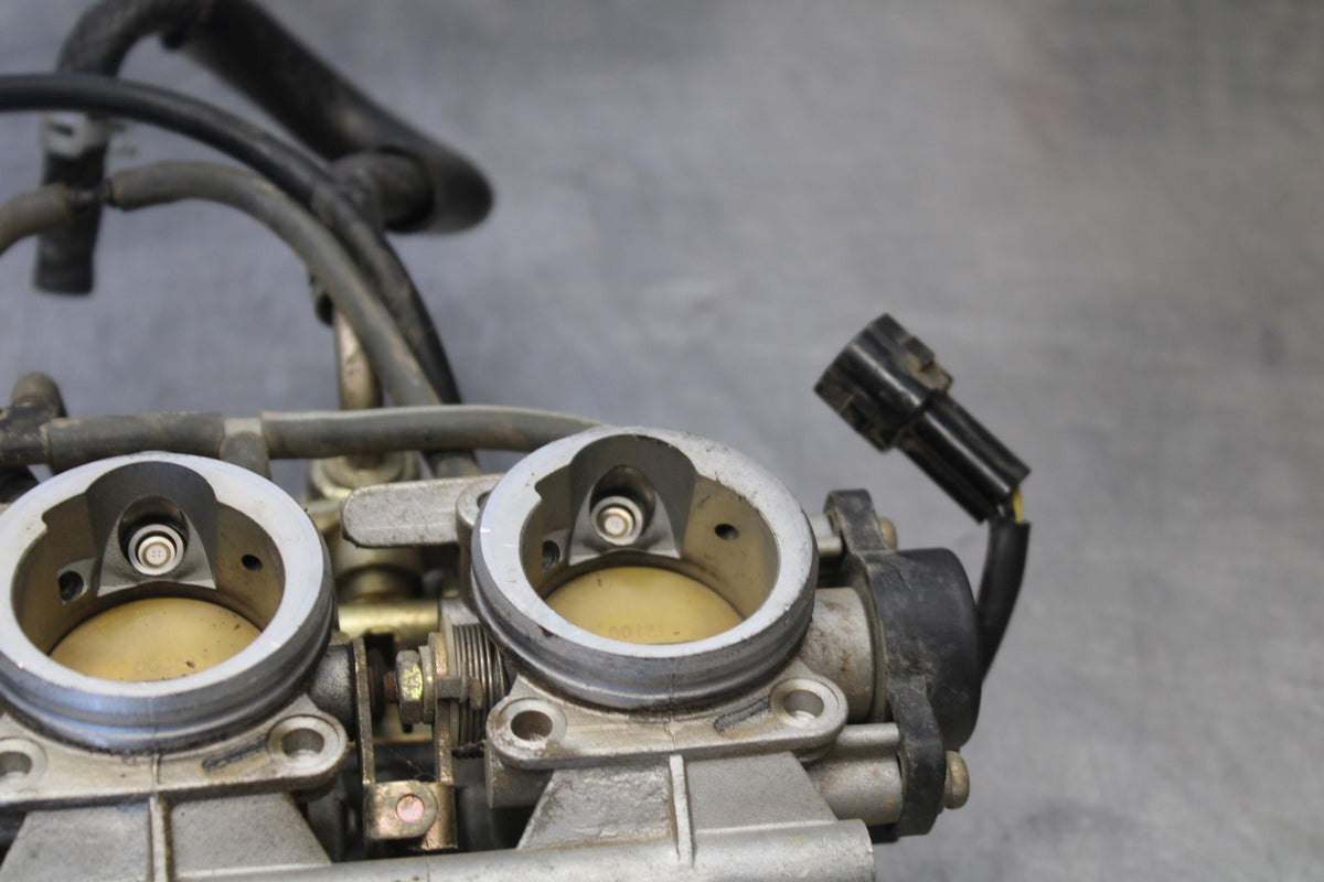 03-04 YAMAHA YZF R6 MAIN FUEL INJECTORS / THROTTLE BODIES BB890