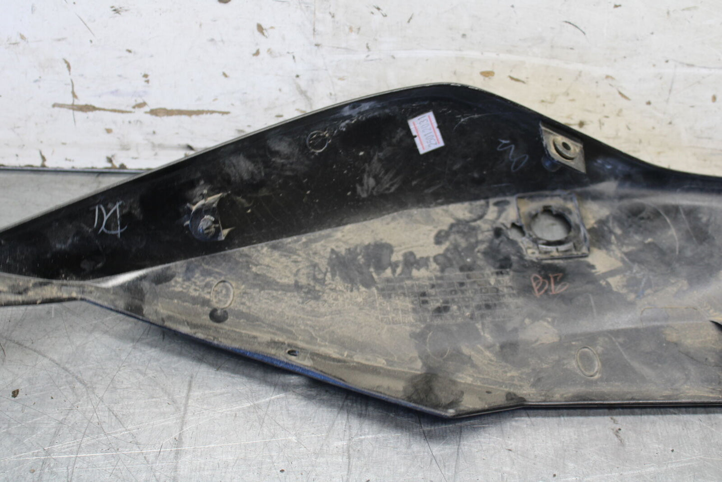19-22 KAWASAKI Z400 LEFT REAR BACK TAIL FAIRING COWL SHROUD BB708