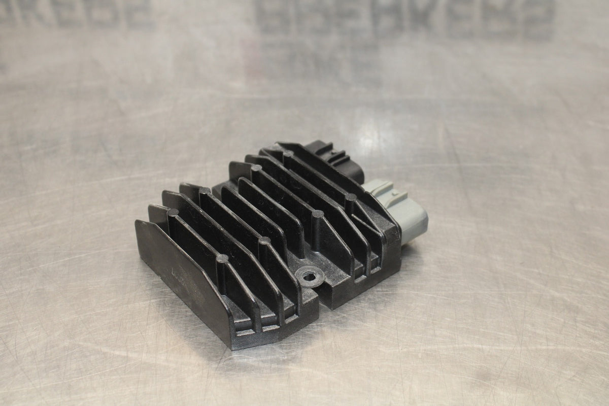 07 YAMAHA YZF R1 RECTIFIER VOLTAGE REGULATOR BB826