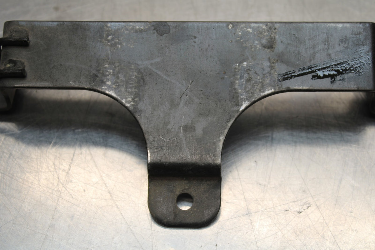 02 KAWASAKI VULCAN 800 VN800B CLASSIC BATTERY HOLD DOWN CLAMP STRAP BB862