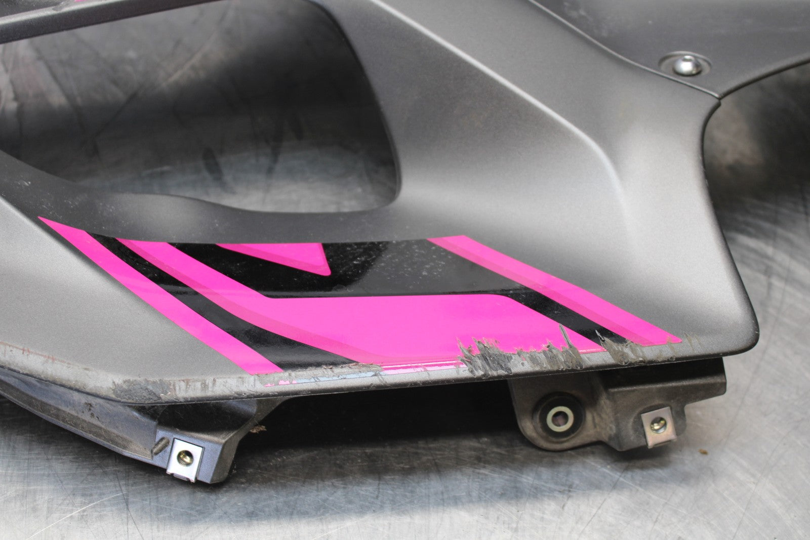 22-25 YAMAHA YZF R7 RIGHT MID UPPER SIDE FAIRING COWL BB182