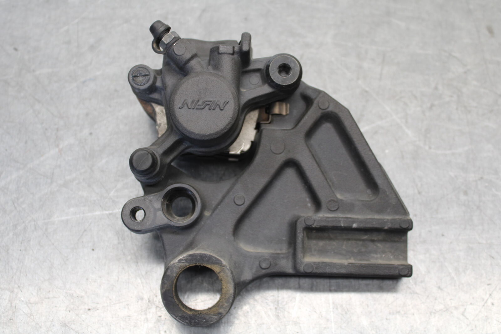 16 KAWASAKI NINJA ZX10R REAR BRAKE CALIPER W MOUNT BRACKET 43080-0097-DJ BB650