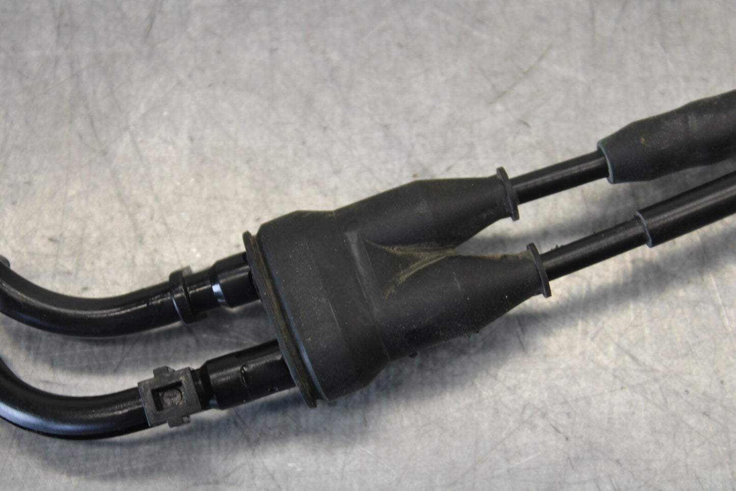 09-14 YAMAHA YZF R1 THROTTLE CABLES LINES 14B-26302-01-00 BB696