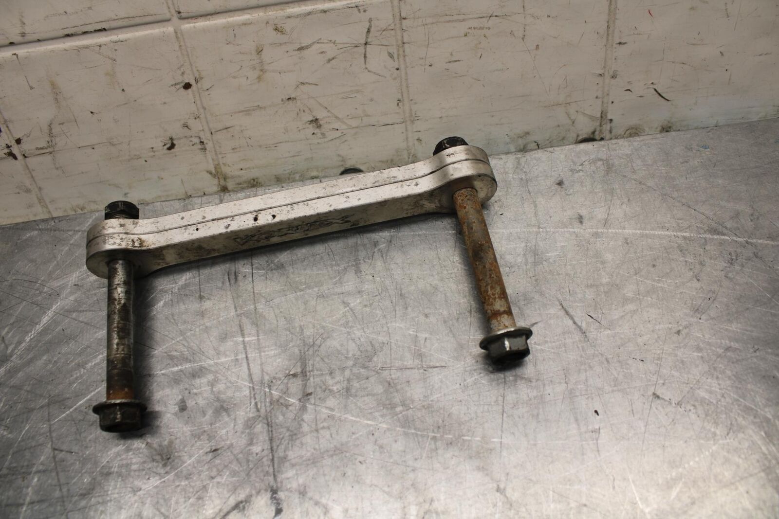 08-16 YAMAHA YZF R6 REAR SHOCK VORTEX LINKAGE LINKS BB465