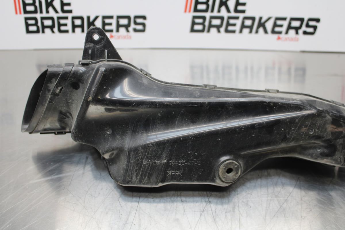 11 SUZUKI GSXR1000 RIGHT LEFT AIR INTAKE DUCTS BB142