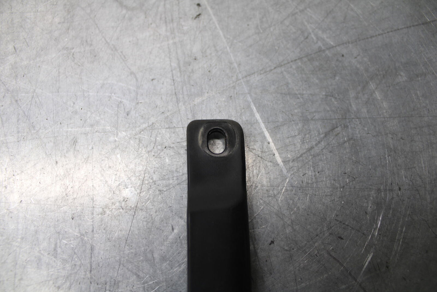 16 KAWASAKI NINJA ZX10R REAR BACK WHEEL TIRE HUGGER FENDER 35023-0188  BB650