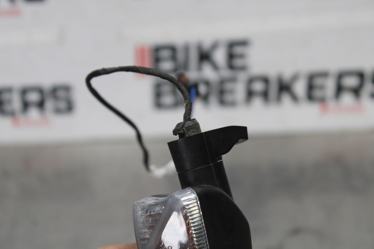 20-23 BMW F900R LEFT FRONT TURN SIGNAL LIGHT INDICATOR BB923