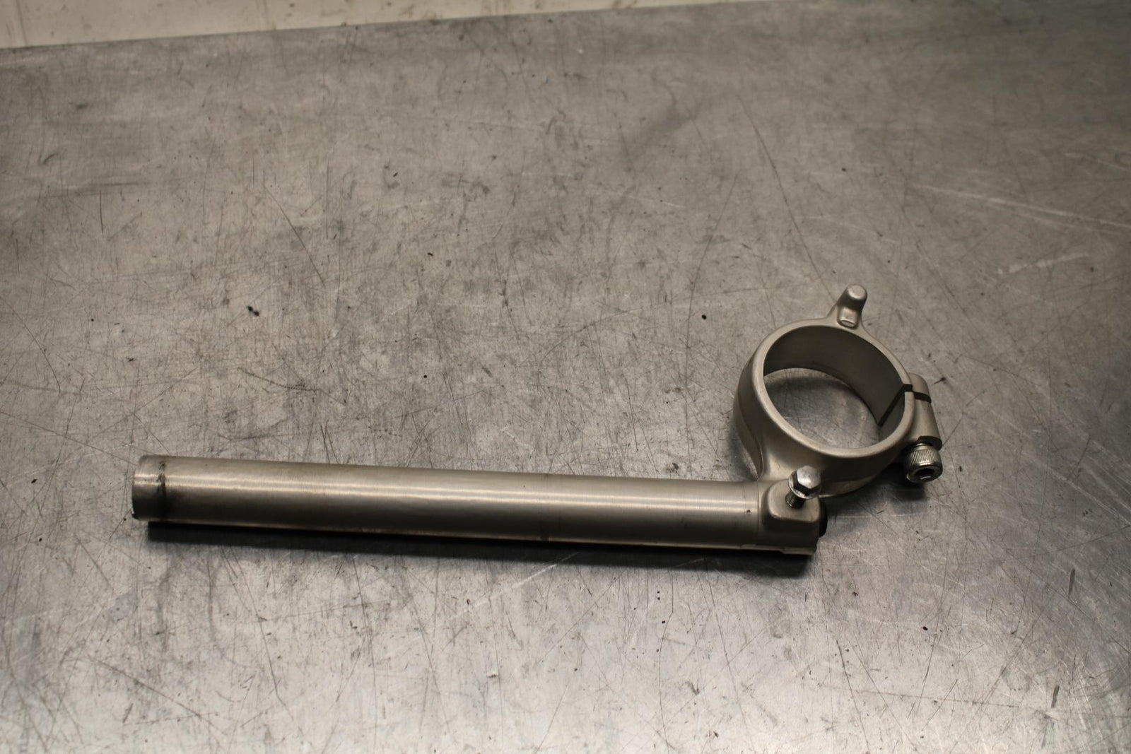 2008 Suzuki GSXR600 RIGHT CLIP ON HANDLEBAR 56111-01H10 BB593