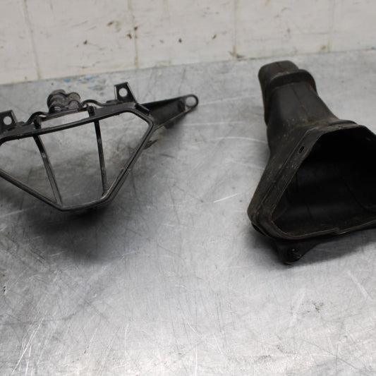 17-21 TRIUMPH STREET TRIPPLE R ABS AIR INTAKE GRILL bb452