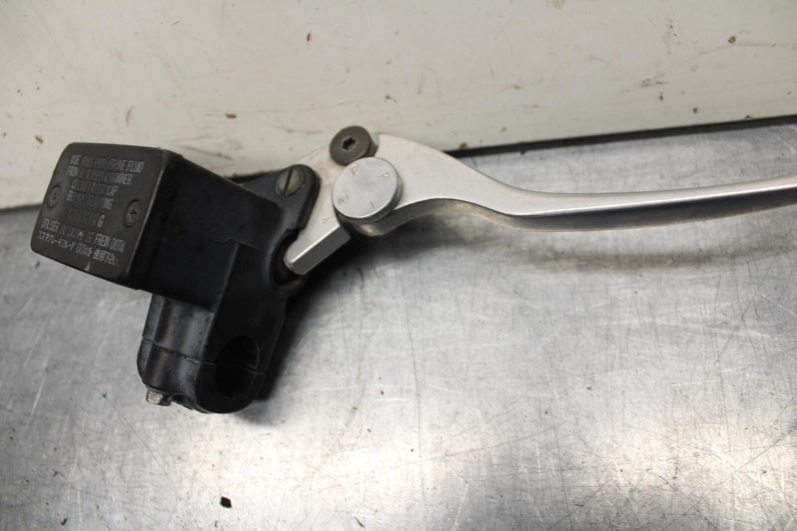 1995 Suzuki RF600R FRONT BRAKE MASTER CYLINDER w/ LEVER BB615