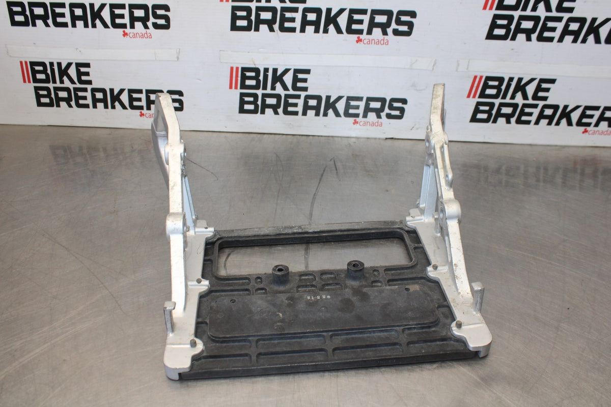06 KAWASAKI KLR650 PASSENGER REAR SEAT GRAB BAR HANDLE REAR RACK BB919