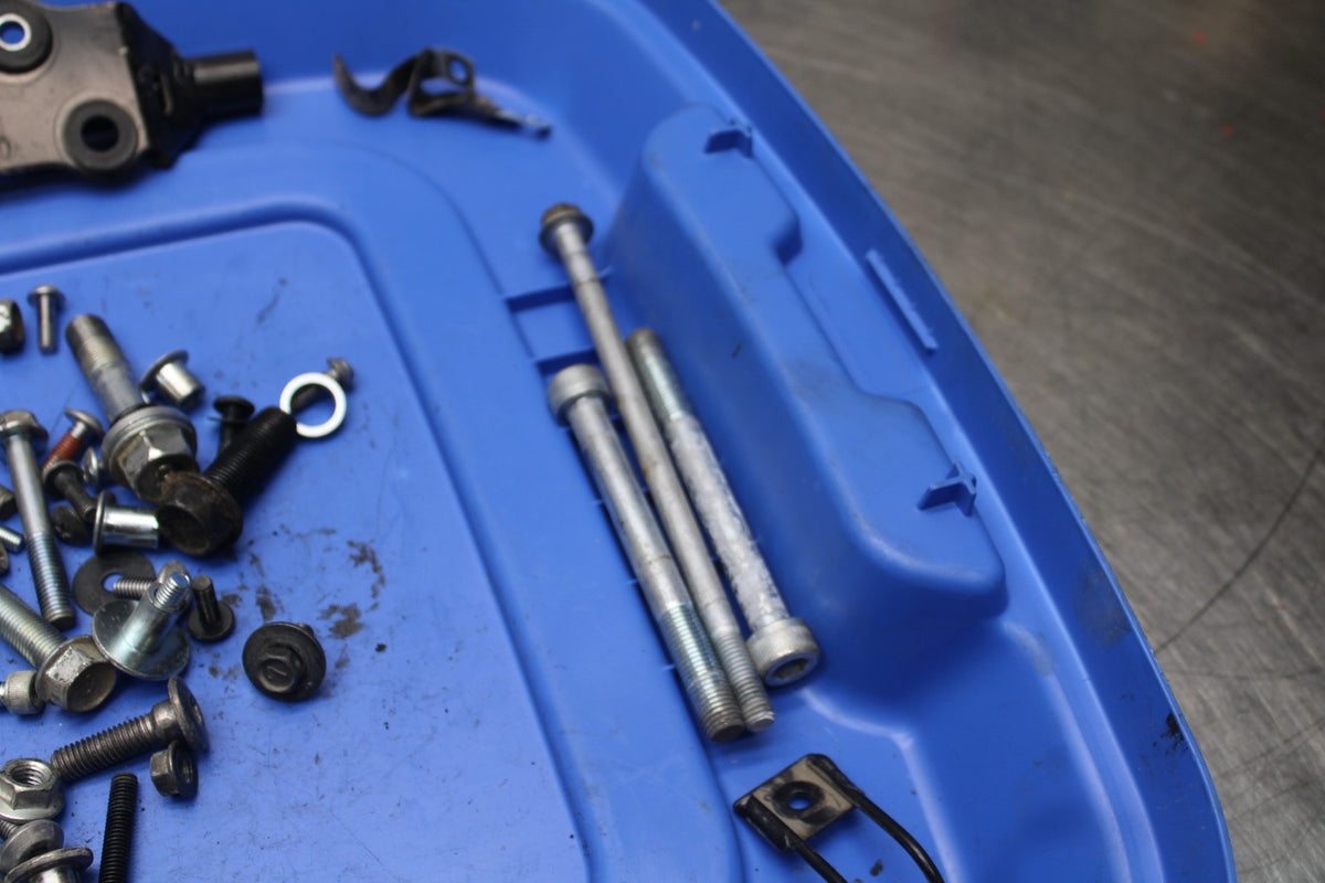 13 KAWASAKI NINJA 650 EX650F ABS BOLTS HARDWARE MOTOR SCREWS BB828