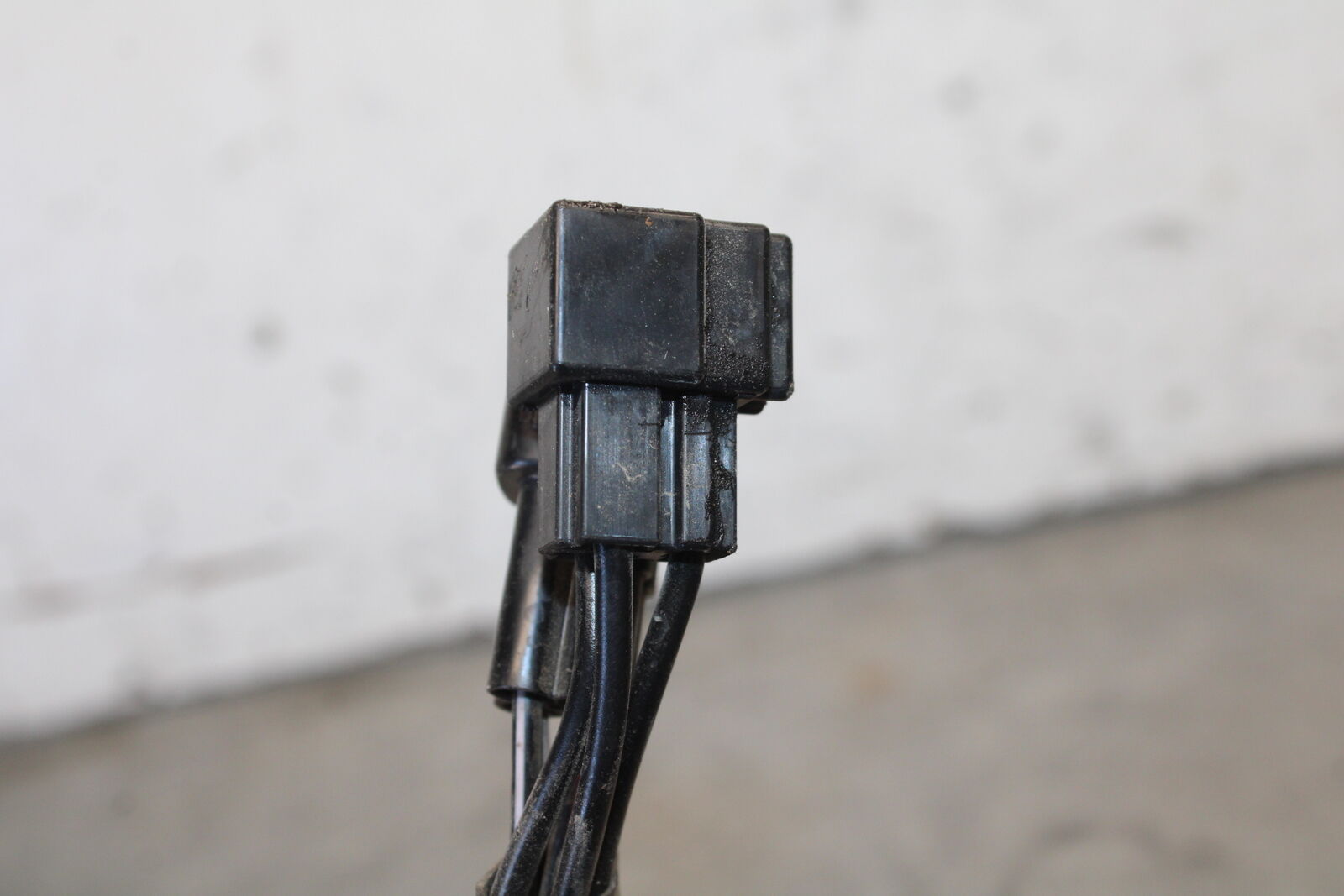 11-24 SUZUKI GSXR750 OEM RECTIFIER VOLTAGE REGULATOR BB687