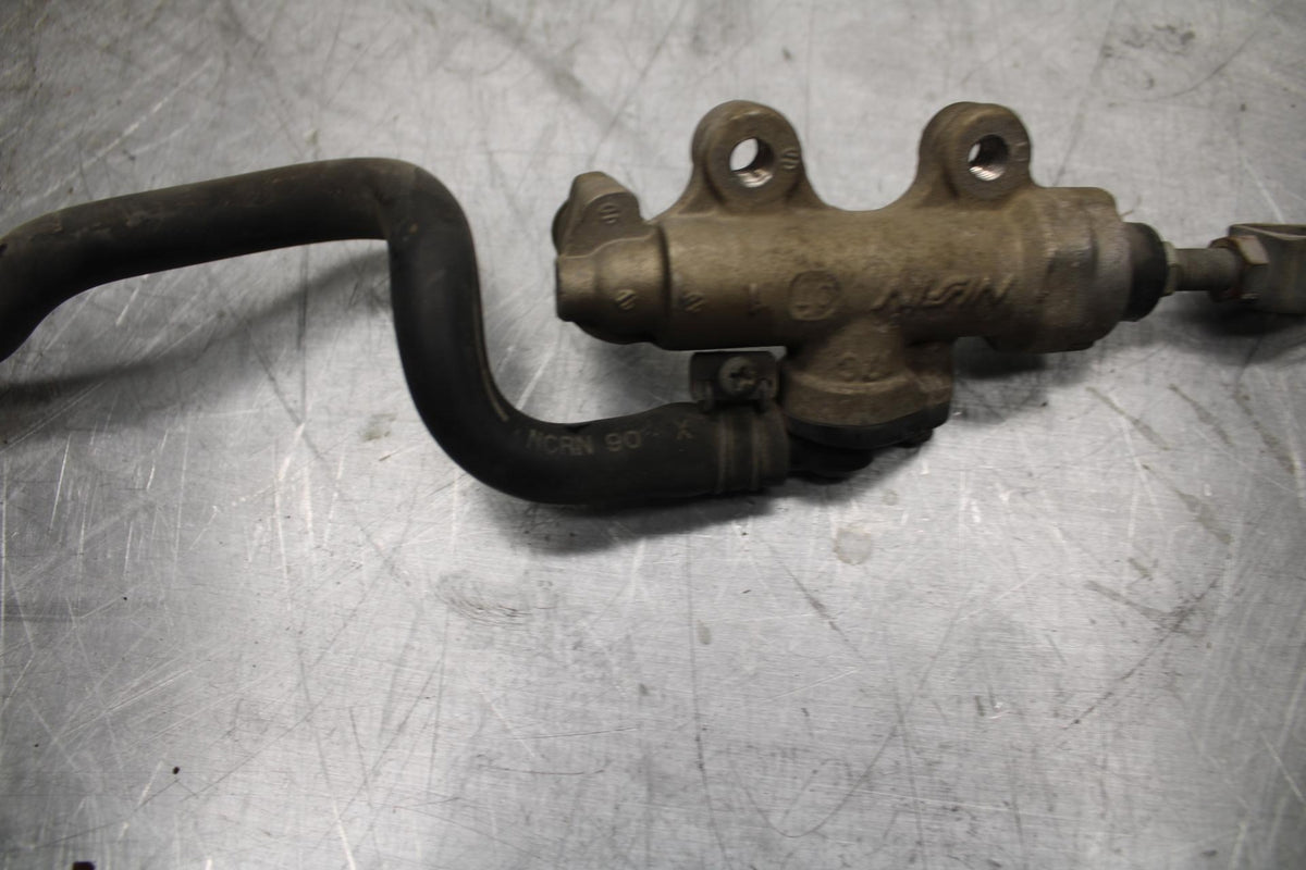 91-92 SUZUKI GSXR750 M  REAR BACK BRAKE MASTER CYLINDER W RESERVOIR BB493