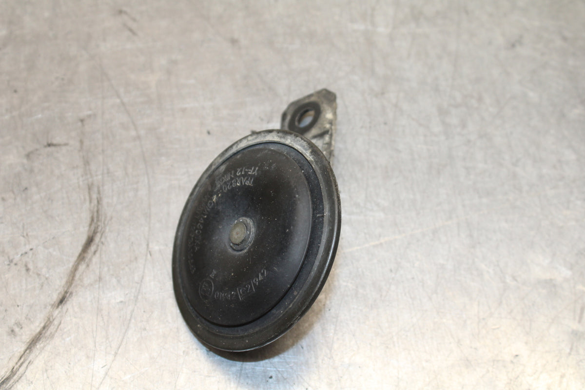 03-04 TRIUMPH DAYTONA 600 HORN SIGNAL BB745