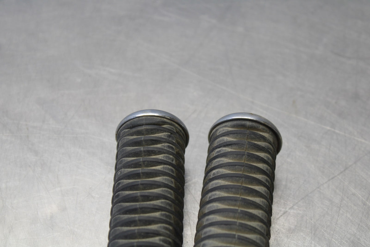 03-08 HONDA VTX1300C REAR PASSENGER FOOT STEP PEG SET BB868
