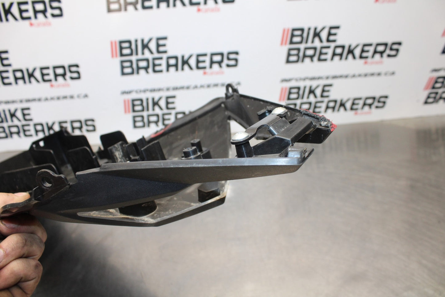 18-23 KAWASAKI NINJA 400 EX400 ABS REAR TAIL UNDERTAIL FAIRING COWL FENDER BB192