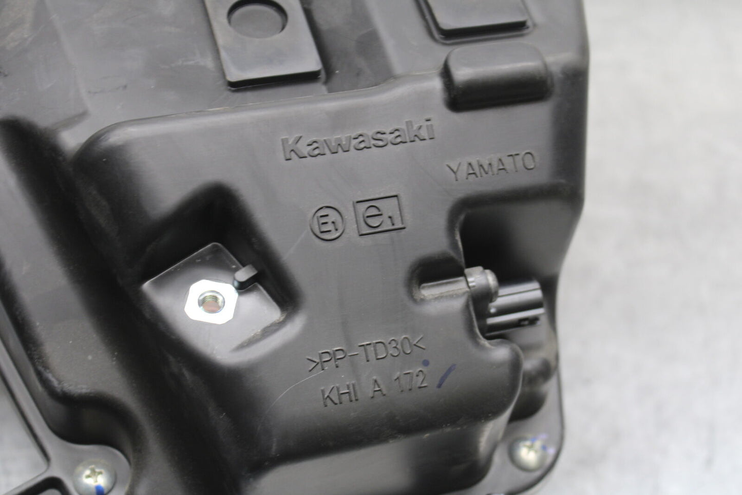 18-24 KAWASAKI NINJA 650 AIRBOX AIR INTAKE FILTER BOX BB725