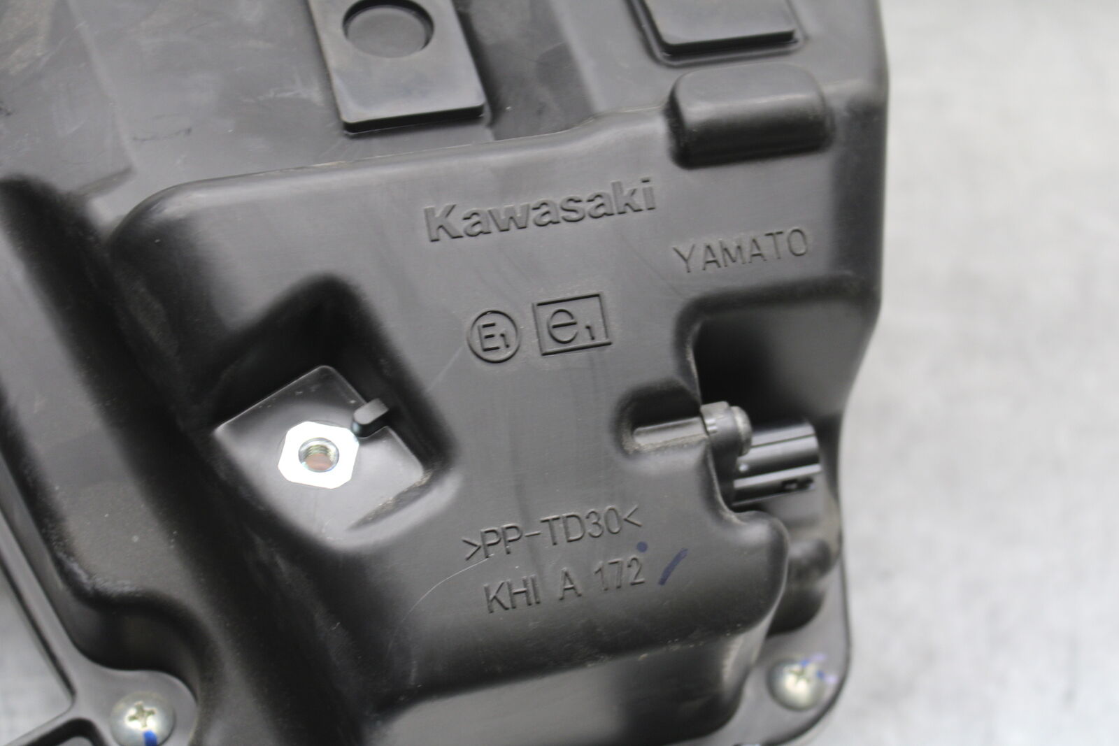 18-24 KAWASAKI NINJA 650 AIRBOX AIR INTAKE FILTER BOX BB725