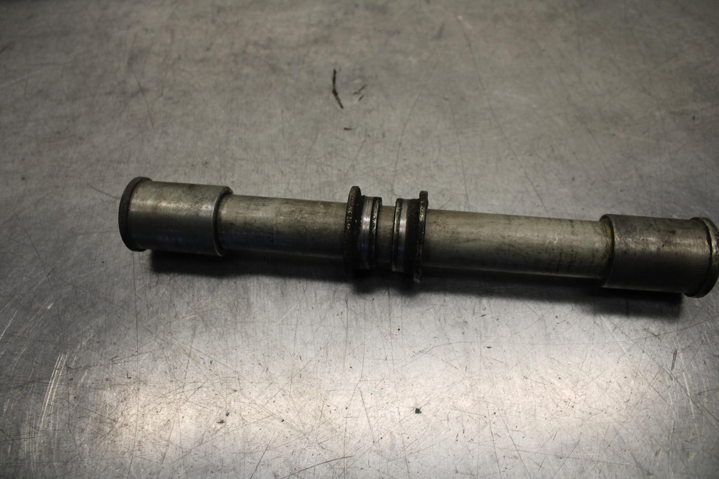 03 KAWASAKI NINJA ZX6RR ZX600K FRONT WHEEL RIM AXLE PIVOT BOLT BB105