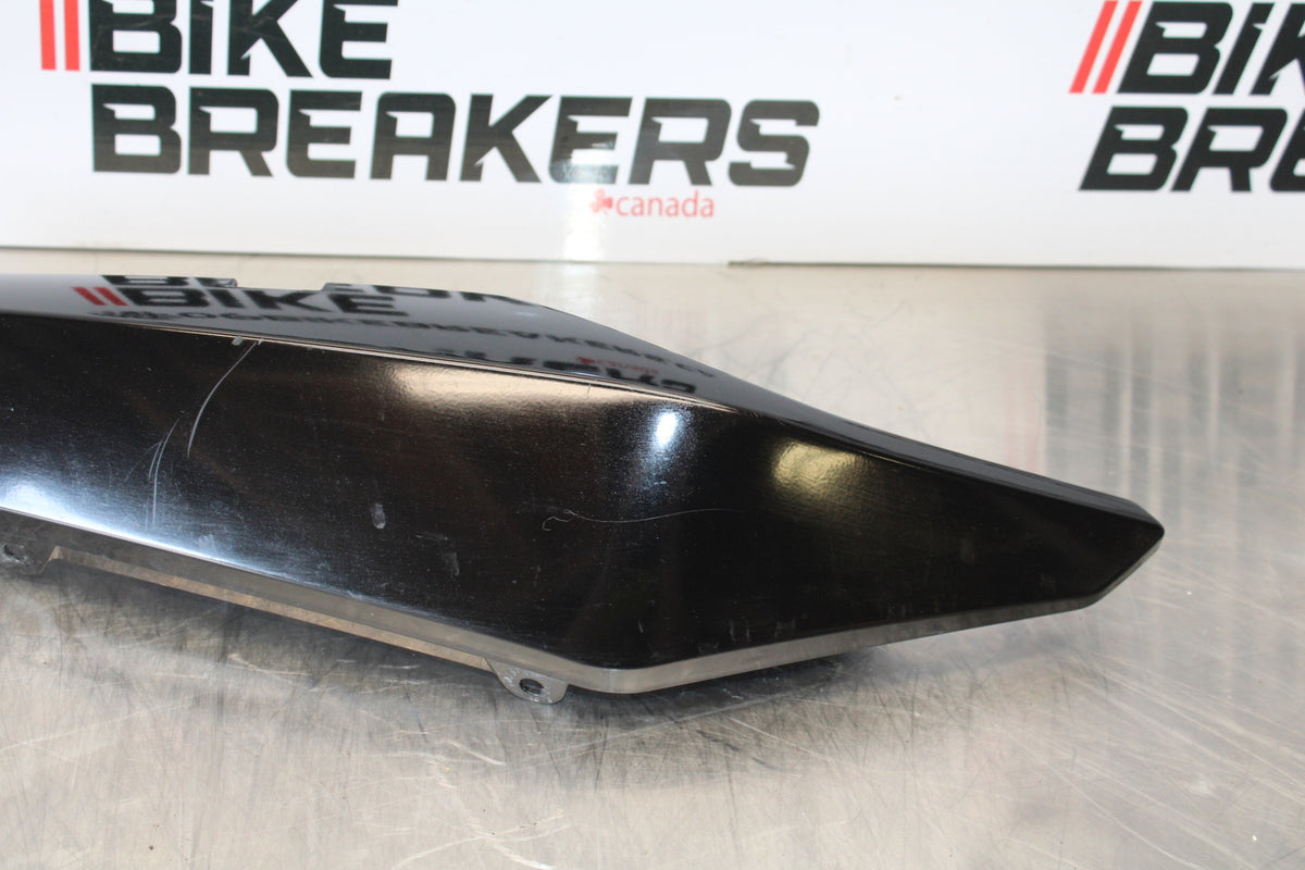 09-15 YAMAHA FZ6R RIGHT REAR BACK TAIL FAIRING COWL SHROUD BB161