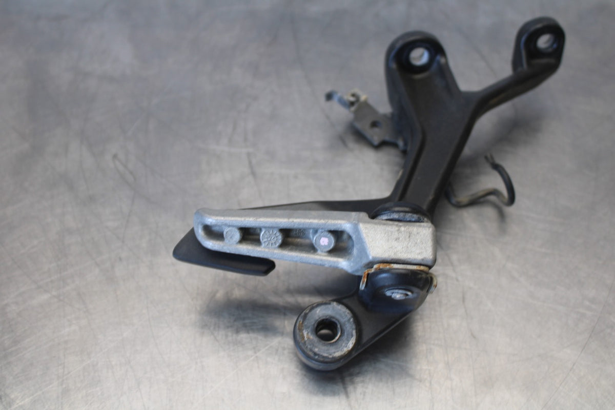 24-25 KAWASAKI NINJA 500 ABS RIGHT REAR BACK PASSENGER PEG BB899