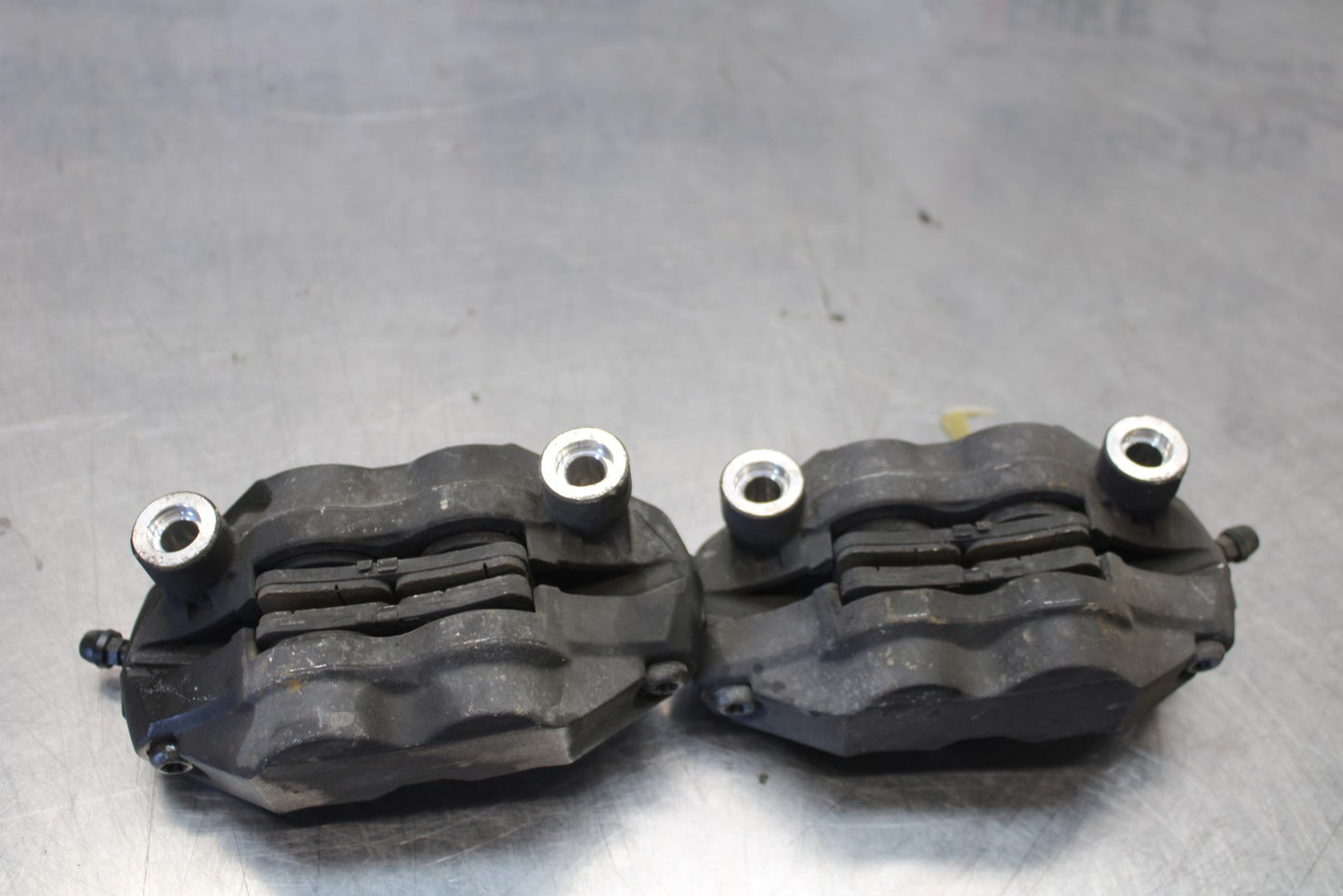 06-07 SUZUKI GSXR 600 RIGHT LEFT FRONT BRAKE CALIPER SET PAIR CALIPERS BB170