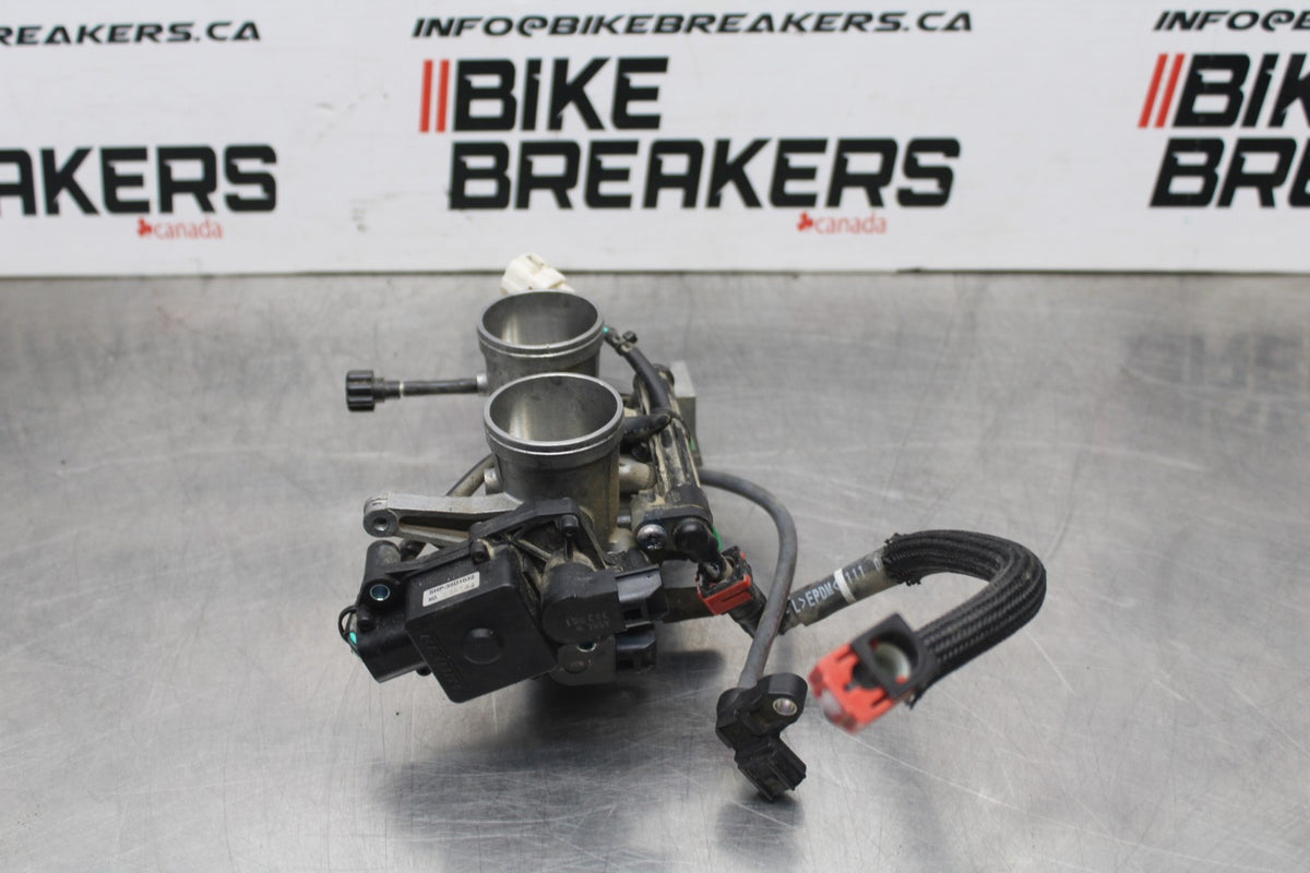 13-17 KAWASAKI NINJA 300 MAIN FUEL INJECTORS / THROTTLE BODIES BB429