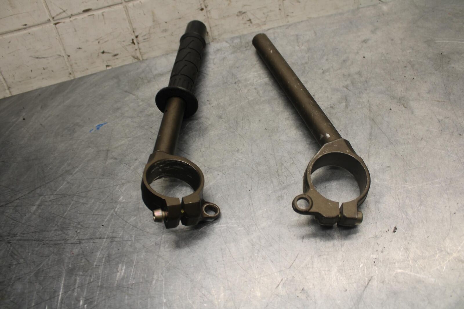 2005 Kawasaki Ninja ZX6R ZX636C LEFT RIGHT CLIP ON ONS HANDLEBARS PAIR SET BB03