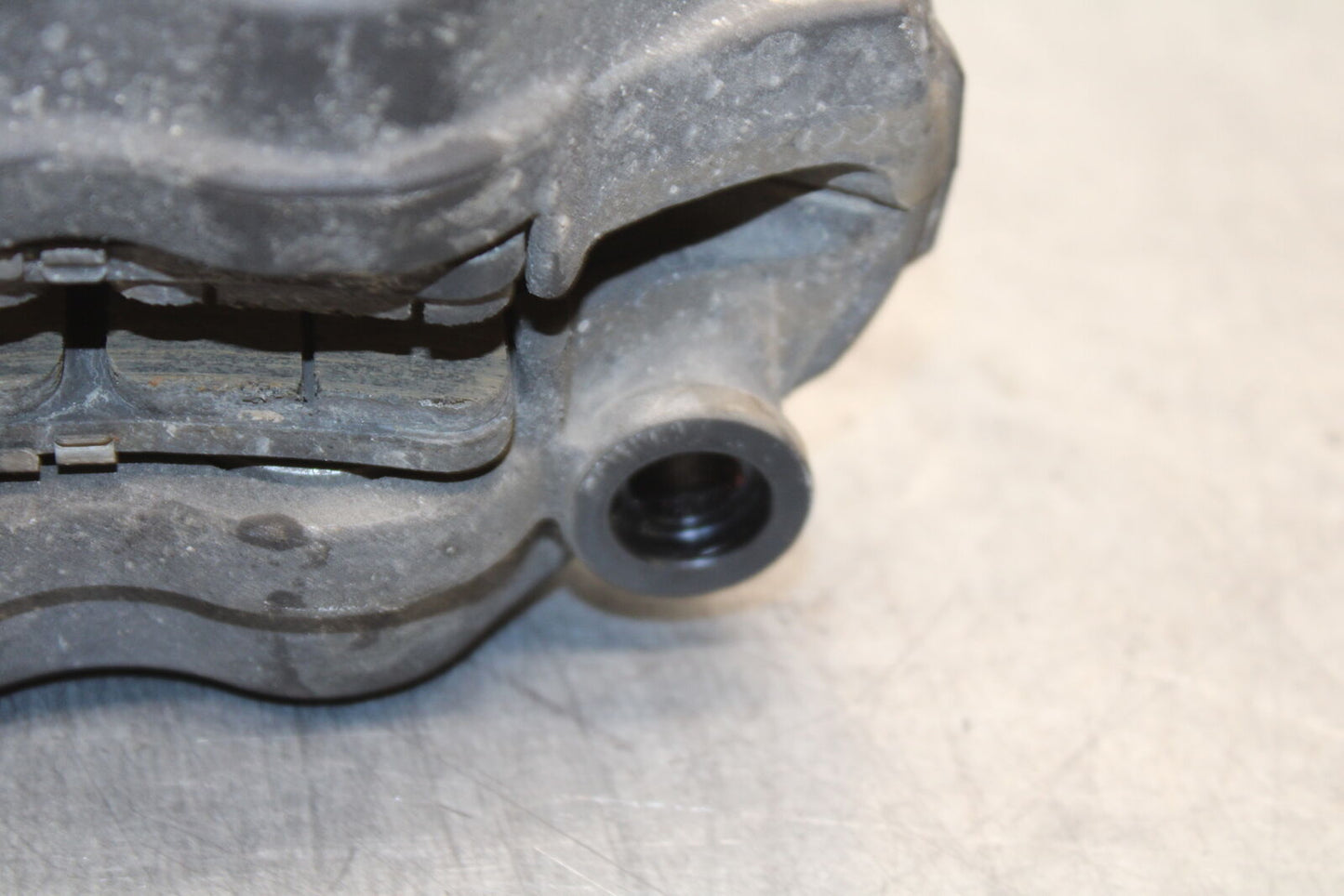 05-06 HONDA CBR600RR RIGHT LEFT FRONT BRAKE CALIPER SET PAIR CALIPERS BB655