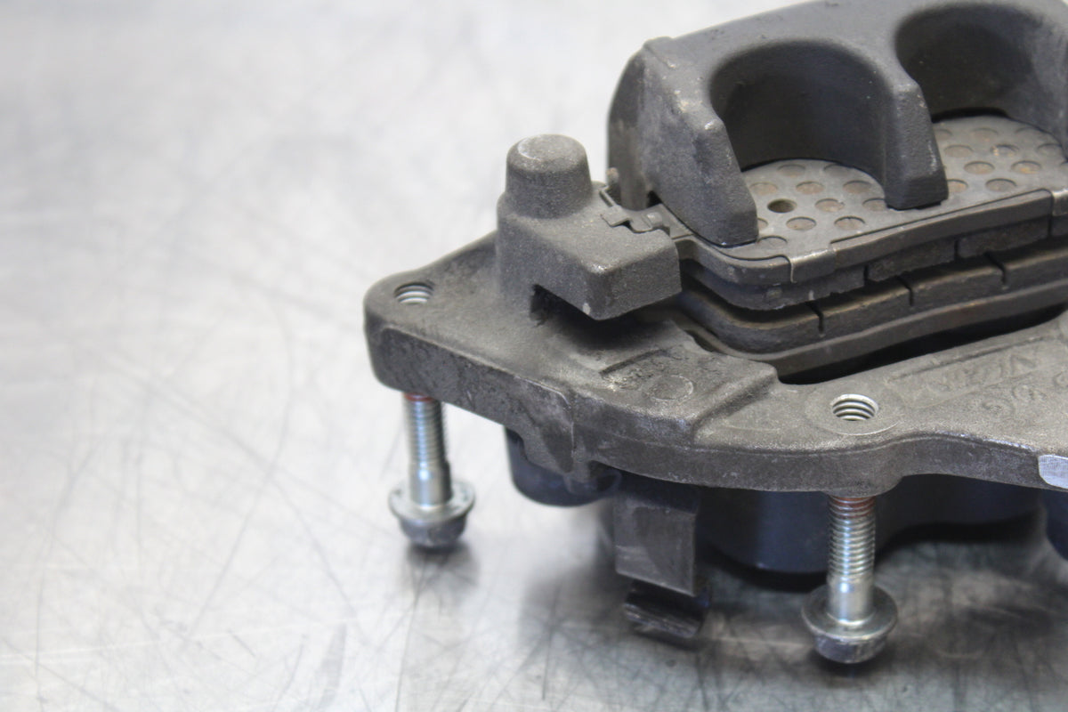 15-16 HONDA CB300F RIGHT FRONT BRAKE CALIPER BB150