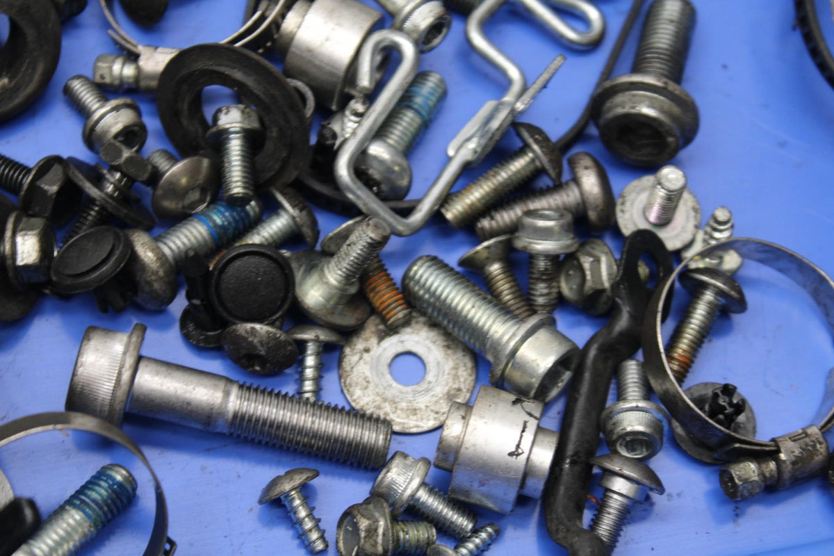 2011 Suzuki GSXR1000 MISCELLANEOUS MOUNTING BOLTS HARDWARE MOTOR SCREWS BB96