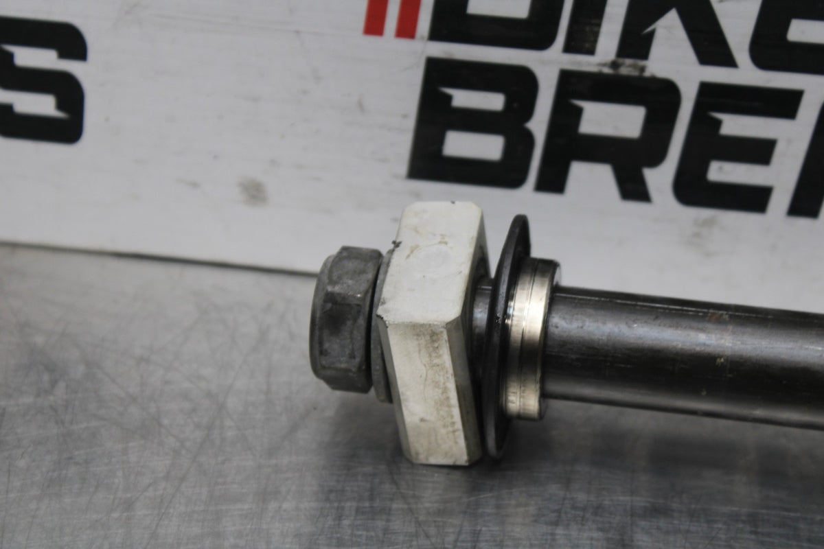 05 YAMAHA YZF R6 REAR AXLE BACK WHEEL RIM PIVOT BOLT AXEL BB814