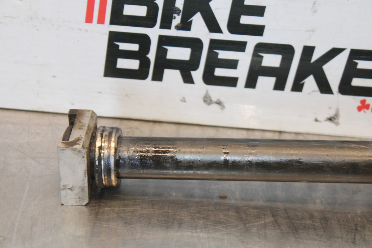 03-04 YAMAHA YZF R6 REAR AXLE BACK WHEEL RIM PIVOT BOLT AXEL BB890