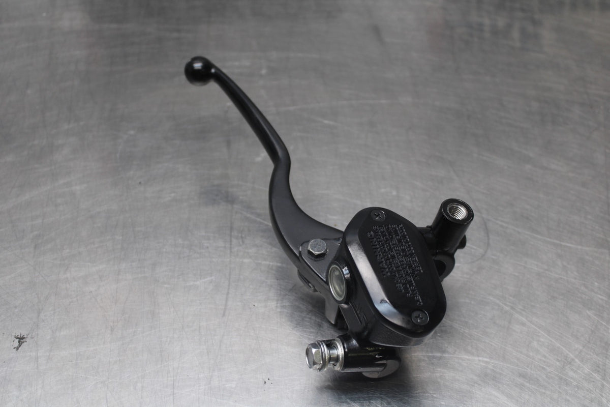 18-26 KAWASAKI Z400 FRONT BRAKE MASTER CYLINDER w/ LEVER BB852