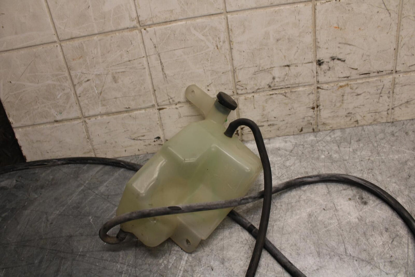 2007 Suzuki Boulevard M50 COOLANT WATER TANK RESERVOIR BOTTLE 17910-48G00 BB537