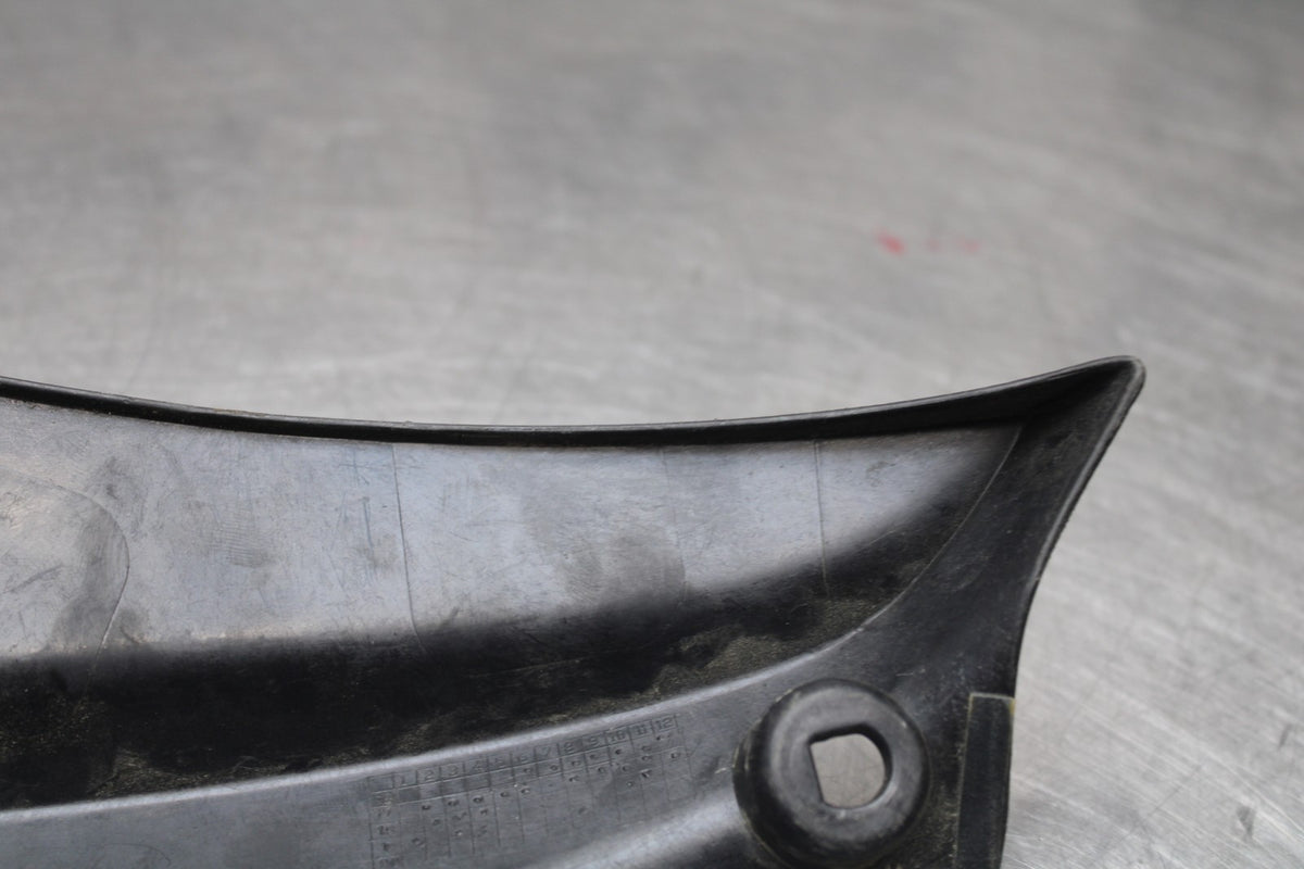 11-25 SUZUKI GSXR 600  RIGHT MID UPPER SIDE FAIRING COWL PLASTIC BB687