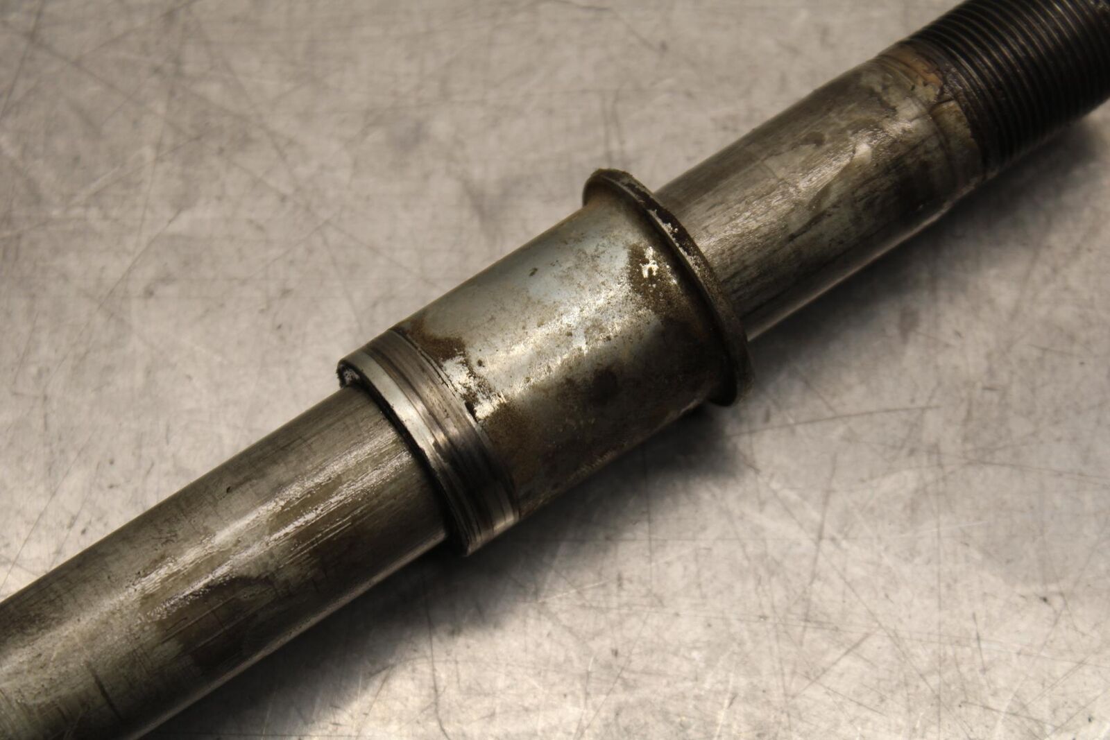 2005 Kawasaki Vulcan 1600 VN1600D Nomad FRONT WHEEL RIM AXLE PIVOT BOLT BB556