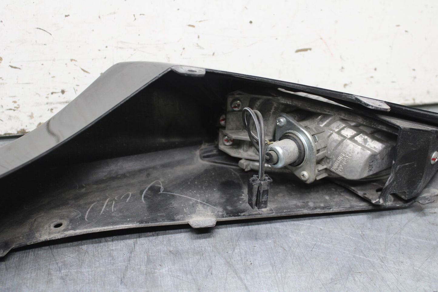 11-24 SUZUKI GSXR750 RIGHT REAR TAIL FAIRING COWL SHROUD 47100-15J10-YVB  BB714