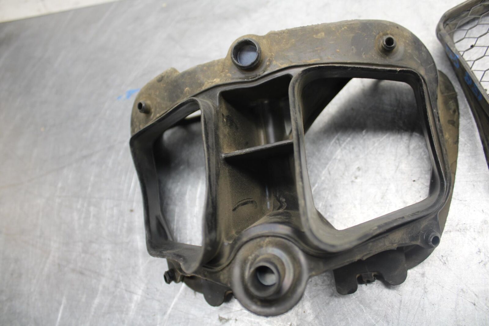 2007 Honda CBR600RR AIR INTAKE GRILL RUBBER DUCT BB42