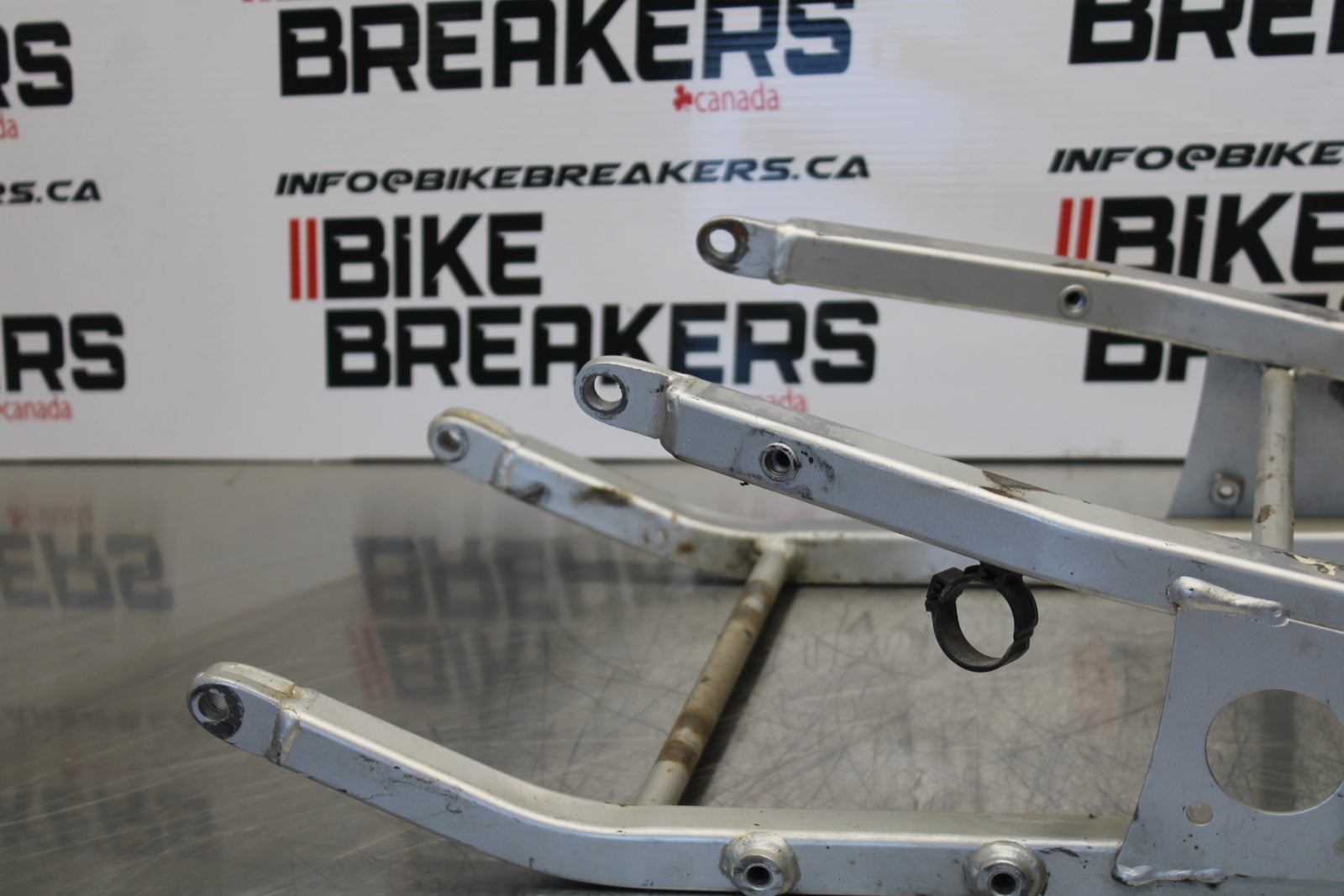 98-05 HONDA SUPER HAWK 1000 VTR1000F REAR SUBFRAME BACK SUB FRAME BB152