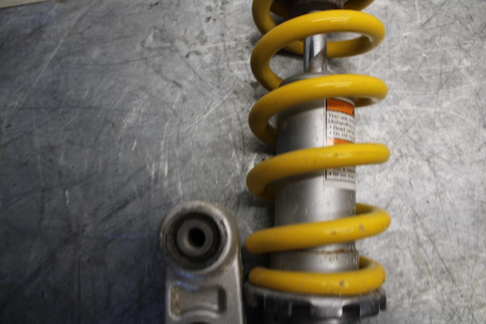 2015 Yamaha FZ09 REAR BACK SHOCK ABSORBER SUSPENSION 1RC-22210-50-00 BB535