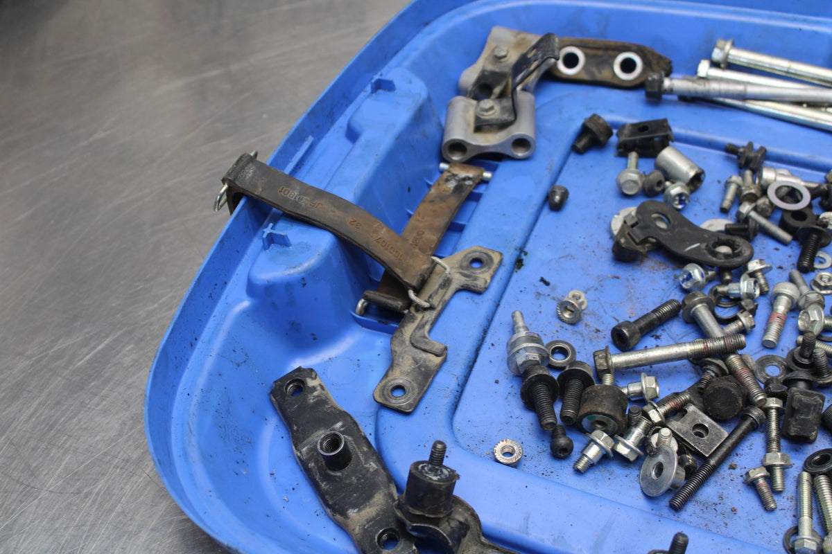 17-22 KTM 390 DUKE ENGINE MOUNTING BOLTS HARDWARE MOTOR SCREWS BB180