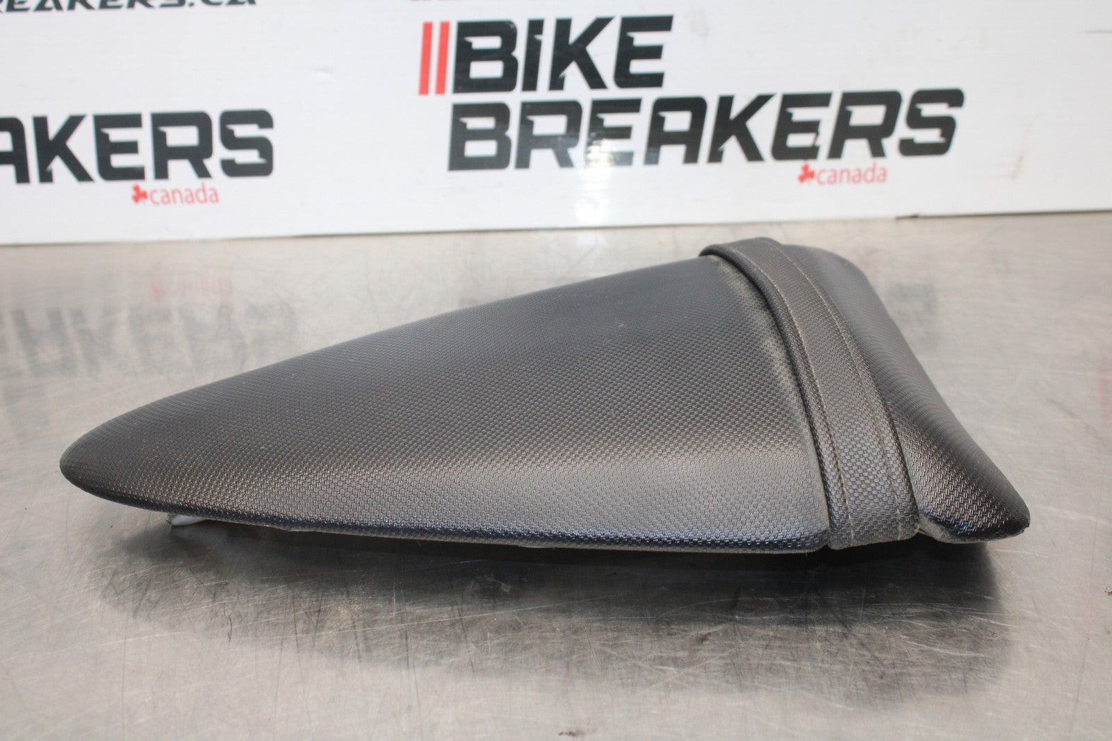 07-08 KAWASAKI NINJA ZX6R REAR BACK PASSENGER TANDEM SEAT PAD SADDLE  BB203
