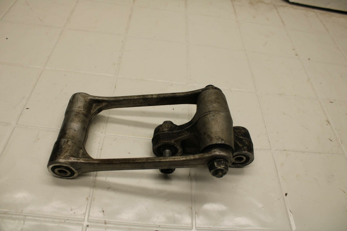 00-01 HONDA RVT1000R RC51 REAR DOGBONE SHOCK LINKAGE LINK BB03