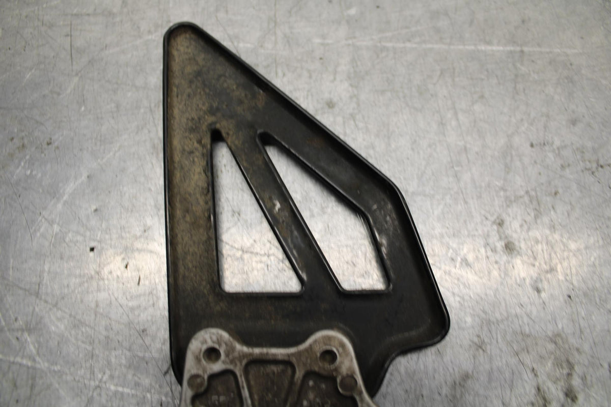 2002 Suzuki GSXR1000 LEFT REARSET REAR SET DRIVER FOOT PEG BRACKET MOUNT BB73