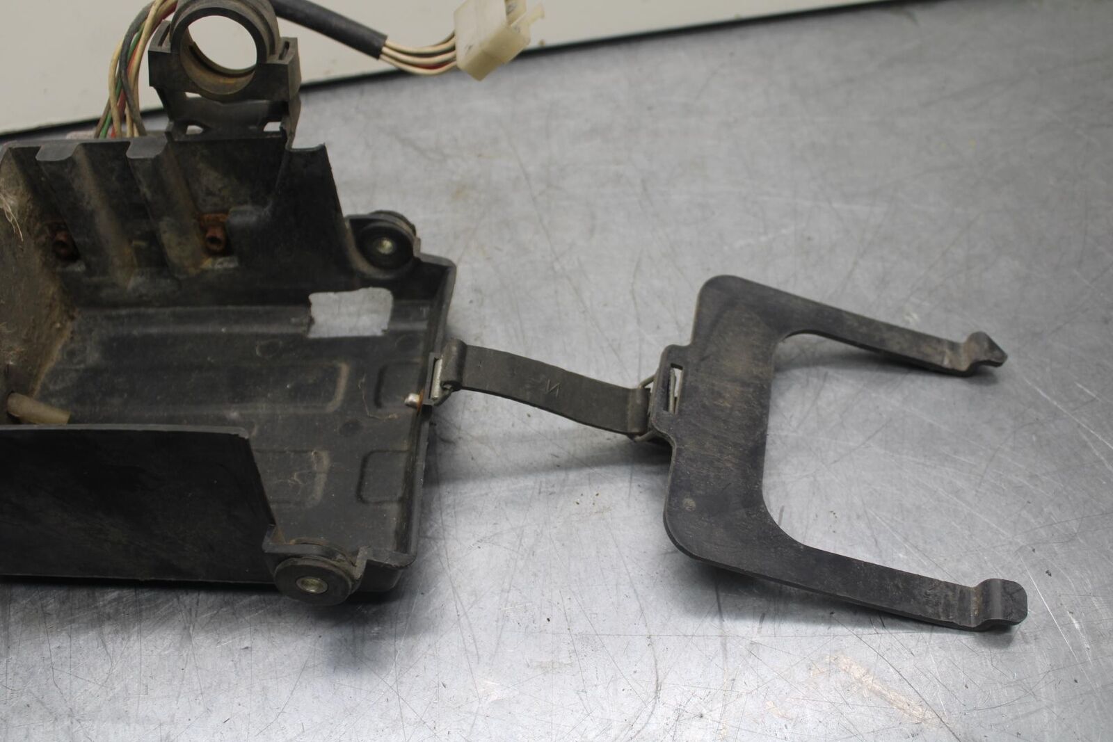 1988 Yamaha FZ600 RECTIFIER VOLTAGE REGULATOR BB601