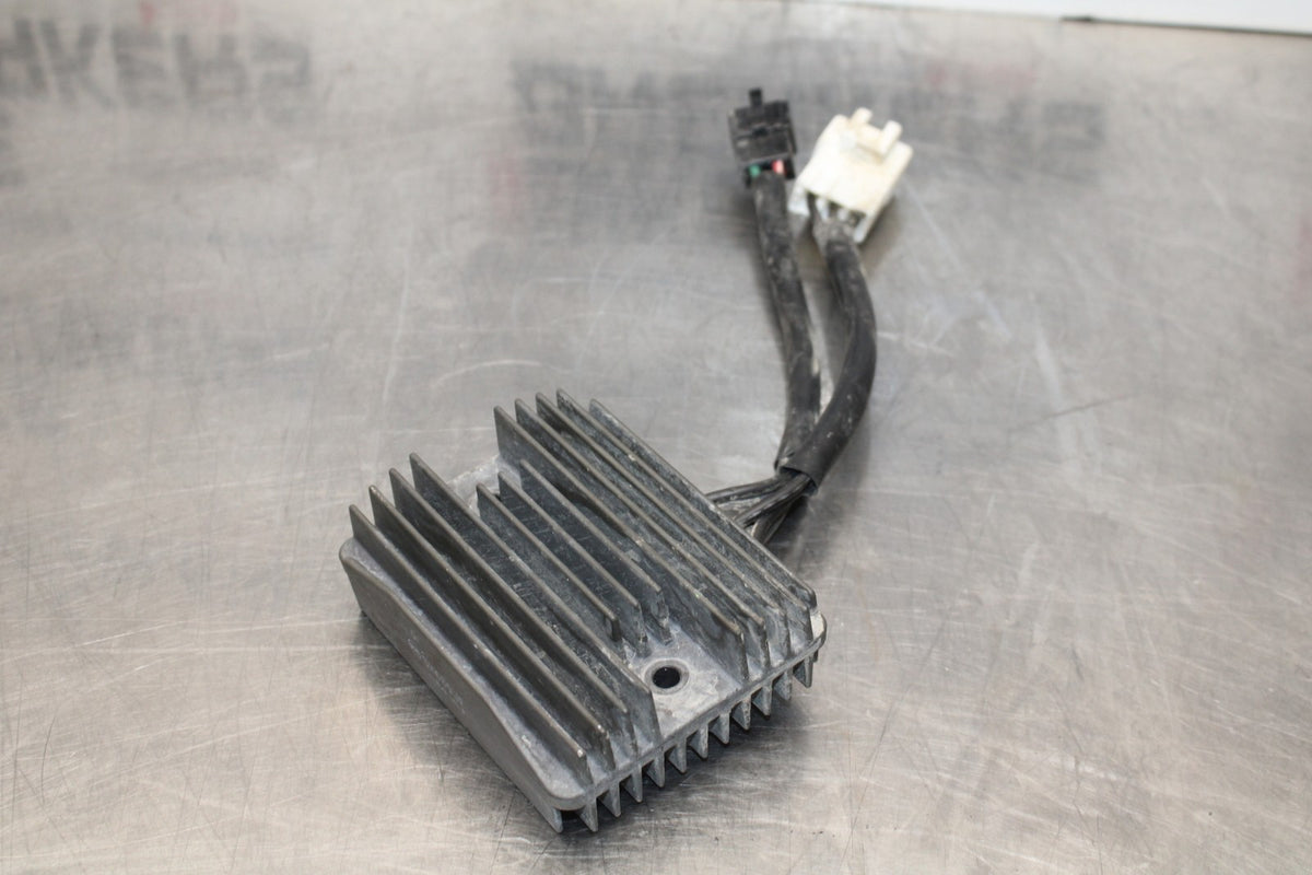 19 MOTO GUZZI V7 III RECTIFIER VOLTAGE REGULATOR BB831